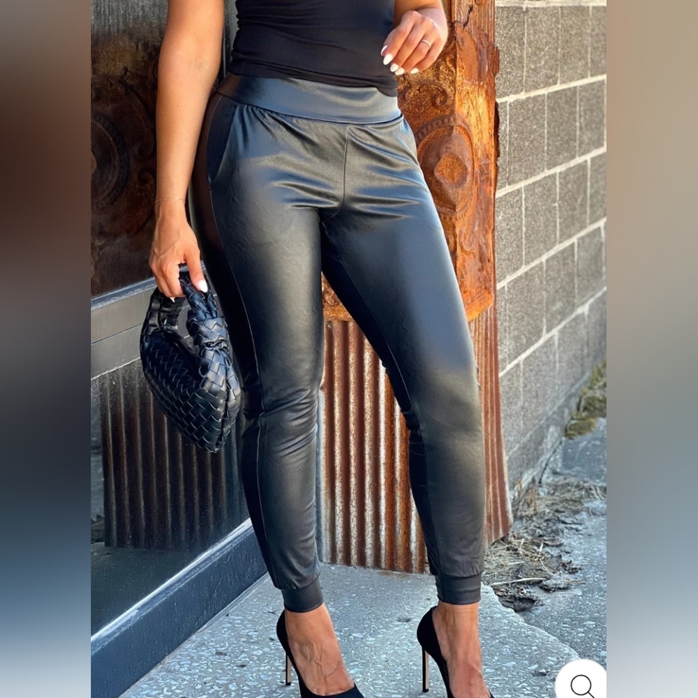 Commando faux leather jogger